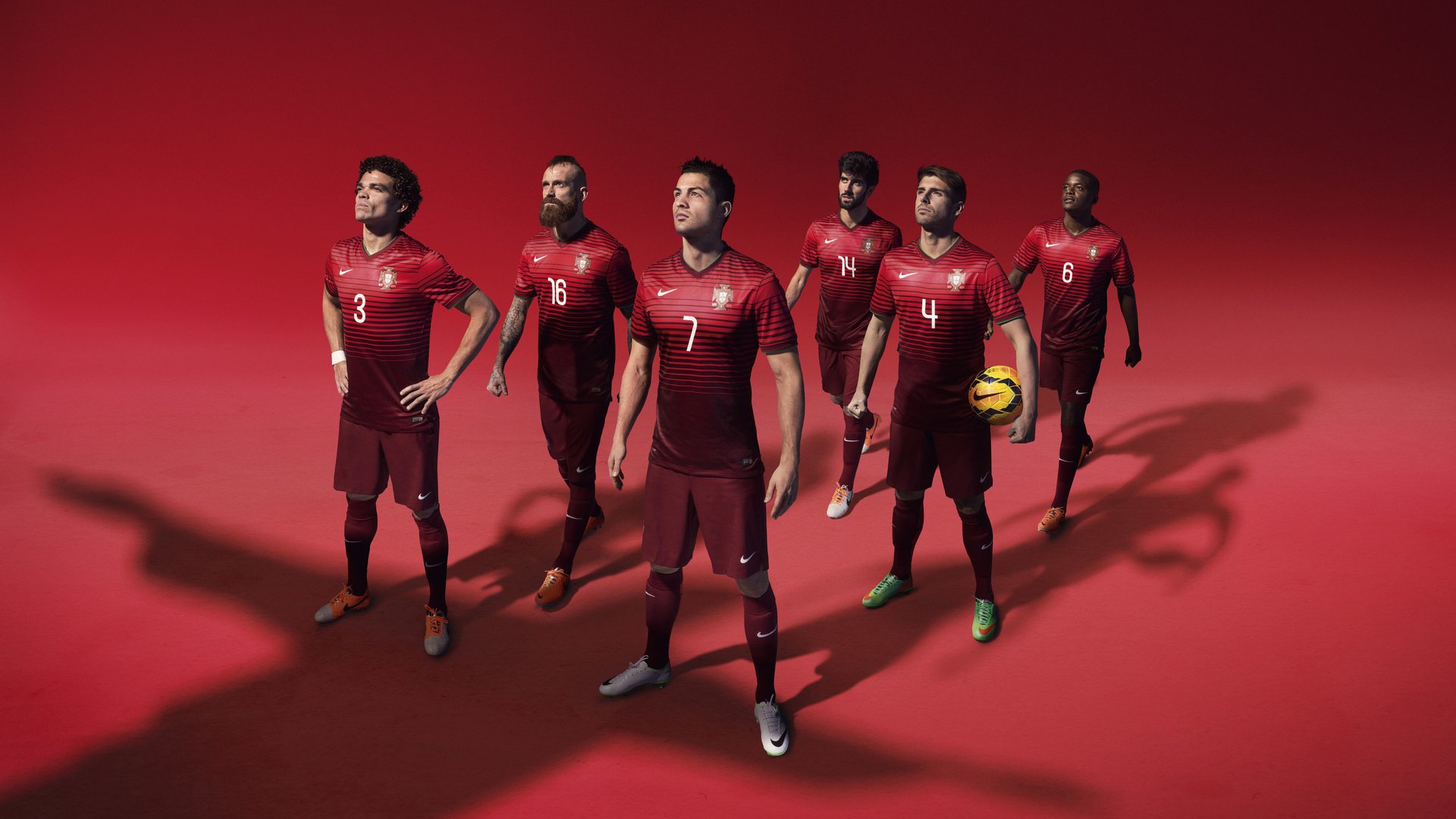 足球解说团队是否接受定期战术培训与认证，足球解说要求